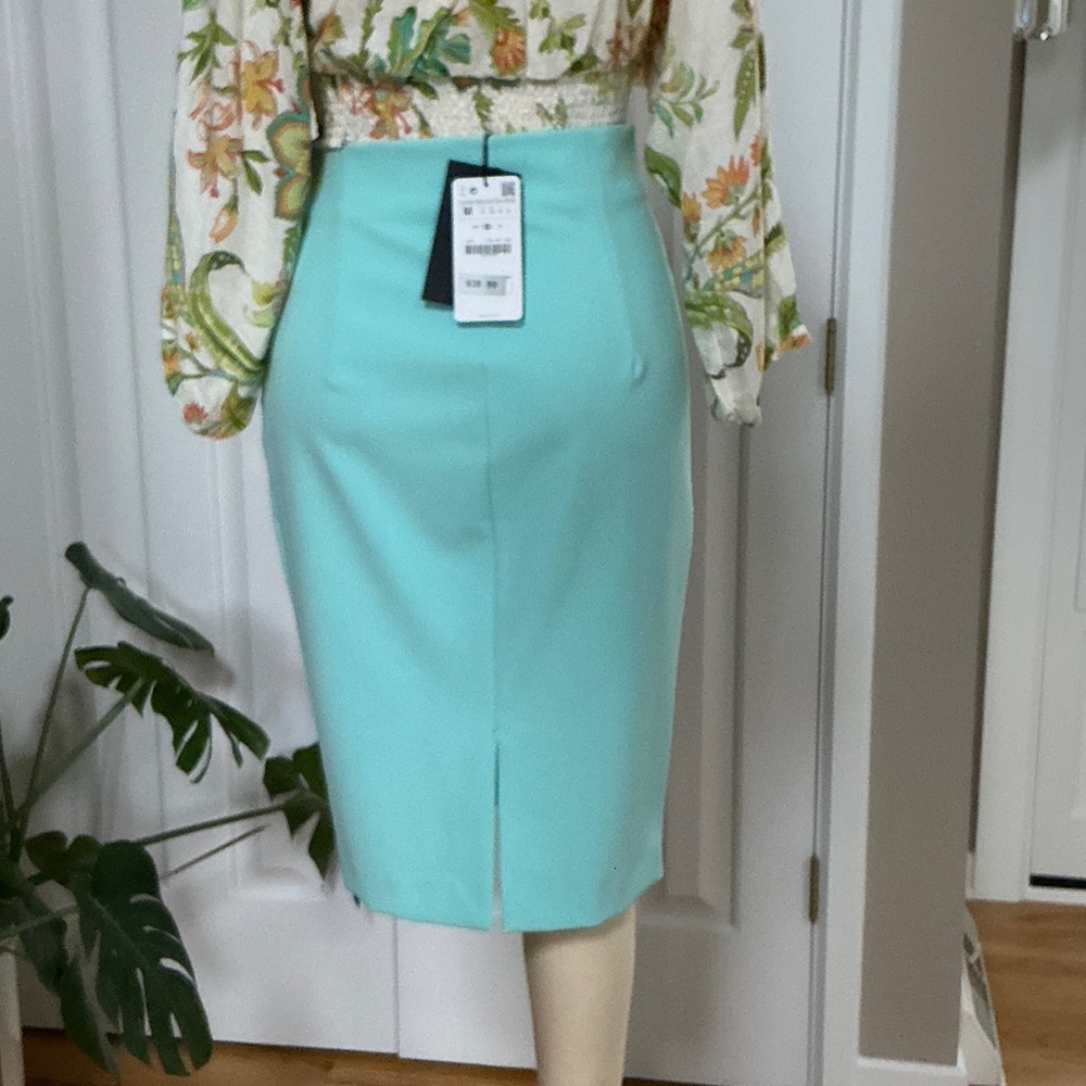 Zara Light Blue / Green  Pencil Skirt size Medium NWT - Picture 2 of 6